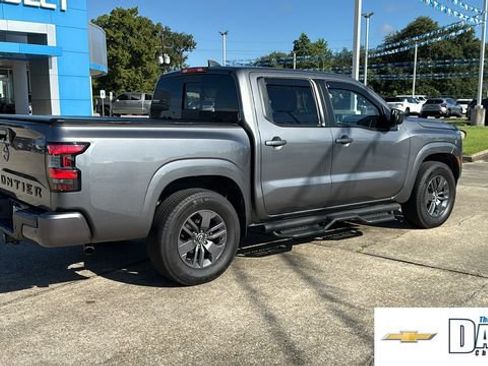Used 2025 Nissan Frontier SV RWD image 27