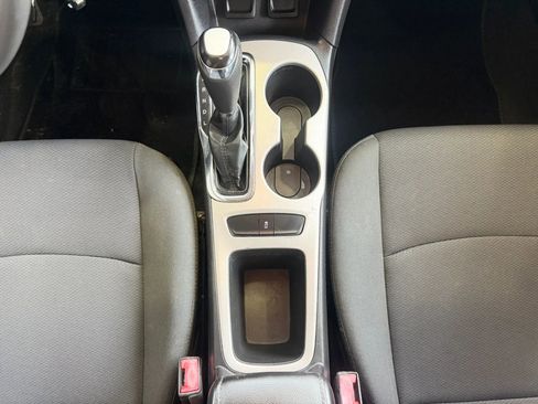 Used 2017 Chevrolet Cruze LS image 15