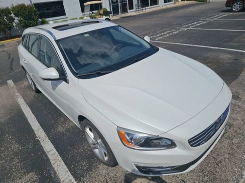 Used 2015 Volvo V60 T5 Premier AWD/4WD image 4