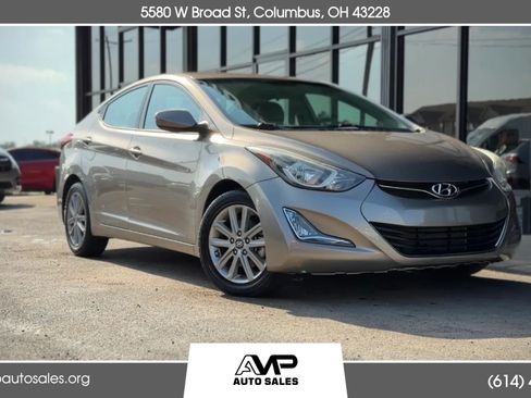 Used 2014 Hyundai Elantra SE w/ Option Group 02 FWD image 1