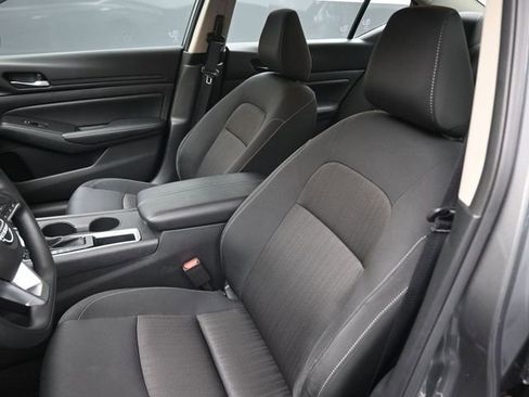 Used 2025 Nissan Altima 2.5 SV image 19