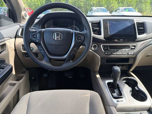 Used 2016 Honda Pilot EX image 2