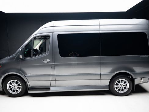 Used 2021 Mercedes-Benz Sprinter 144 Cargo image 16