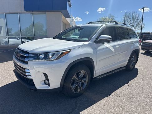 Used 2017 Toyota Highlander Limited Platinum w/ Carpet Mat Package image 2