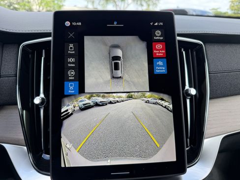 New 2026 Volvo XC90 B5 Plus w/ Protection Package Premier AWD/4WD image 22