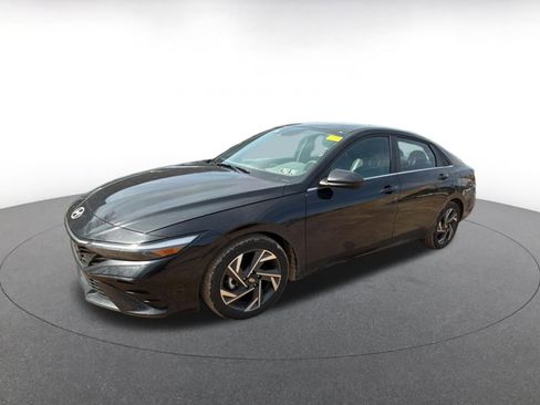 Used 2025 Hyundai Elantra SEL image 6