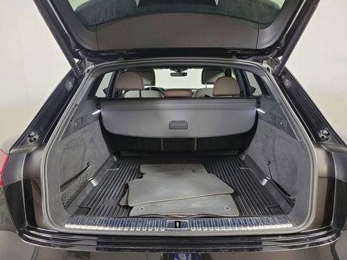 Used 2024 Audi Q8 e-tron Prestige w/ Prestige Package AWD/4WD image 8
