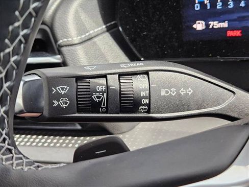 Used 2024 Chevrolet Traverse LT FWD image 24