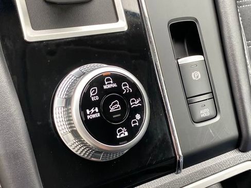 Used 2024 Mitsubishi Outlander 4WD Plug-In Hybrid image 19