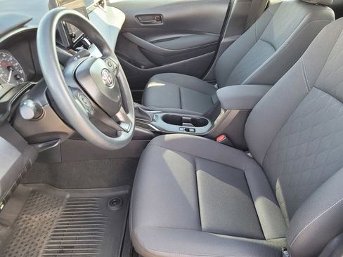 Used 2025 Toyota Corolla LE image 18