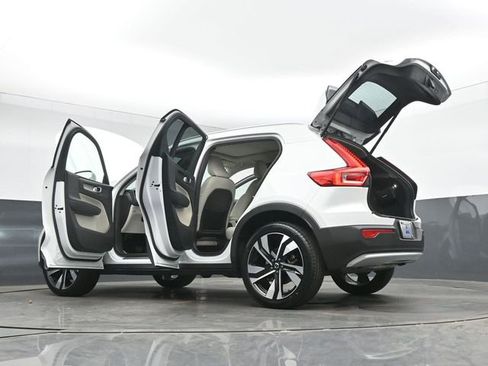 Used 2023 Volvo XC40 B5 Plus w/ Protection Package Premier AWD/4WD image 56