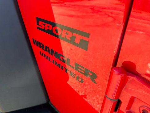 Used 2015 Jeep Wrangler Unlimited Sport w/ Quick Order Package 24S AWD/4WD image 44