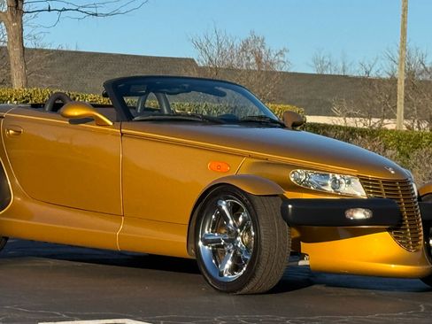 Used 2002 Chrysler Prowler image 8