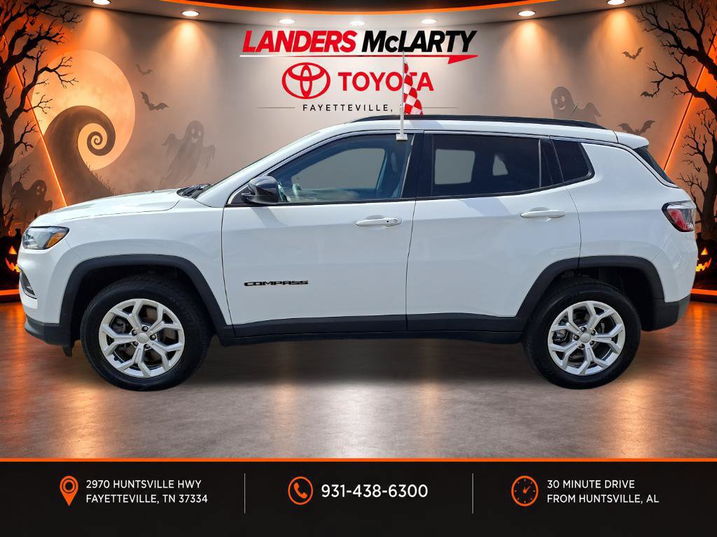 Used 2024 Jeep Compass Latitude AWD/4WD image 6
