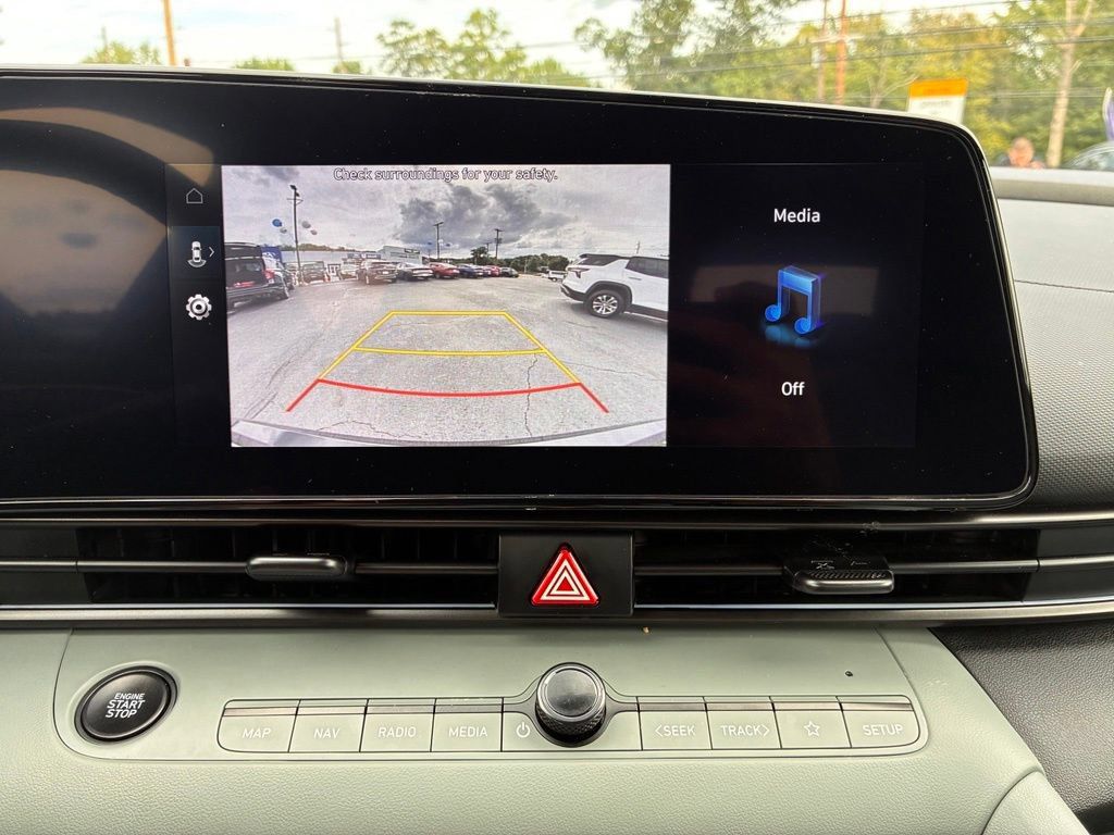 Used 2025 Hyundai Elantra Limited w/ Cargo Package FWD image 35