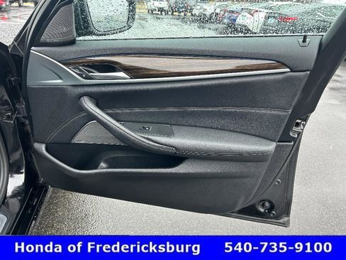 Used 2023 BMW 530e xDrive image 14