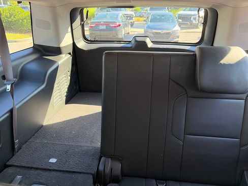 Used 2017 Chevrolet Suburban LT AWD/4WD image 16