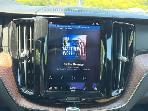 Used 2023 Volvo XC60 B5 Ultimate w/ Protection Package Premier image 32