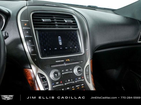 Used 2018 Lincoln MKX Reserve w/ Lincoln MKX Climate Package FWD image 12