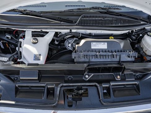 Used 2023 GMC Savana 2500 image 21