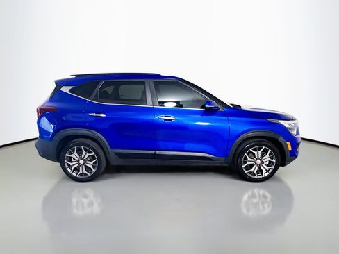 Used 2021 Kia Seltos SX w/ SX Sunroof Package AWD/4WD image 11