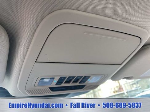 Used 2020 Ford Explorer Platinum w/ Premium Technology Package AWD/4WD image 29