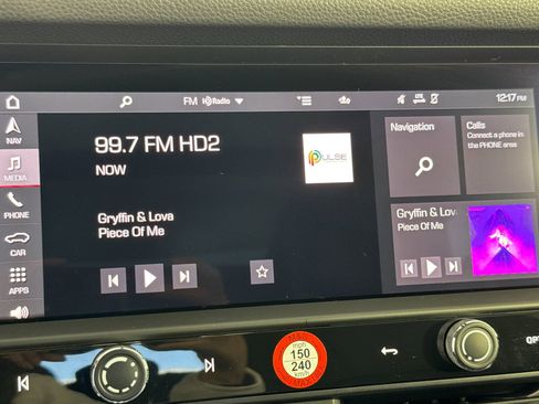 Certified 2025 Porsche Macan image 21