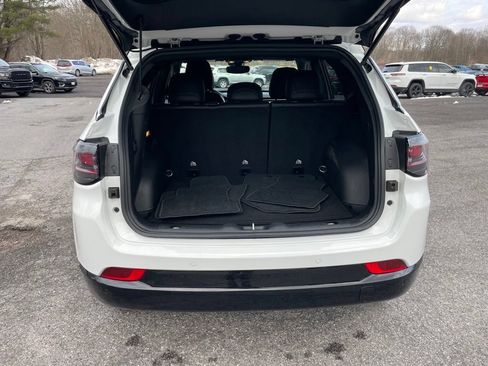 Used 2024 Jeep Compass Limited w/ Elite Group AWD/4WD image 9