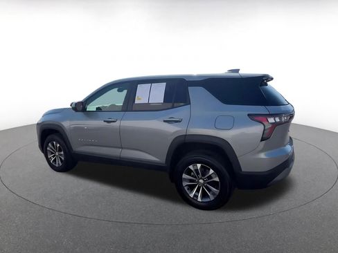 Used 2025 Chevrolet Equinox LT FWD image 10