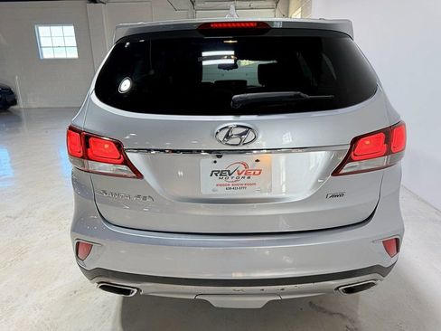 Used 2017 Hyundai Santa Fe SE image 6