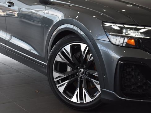 Used 2025 Audi Q8 Premium Plus w/ Premium Plus Package AWD/4WD image 3