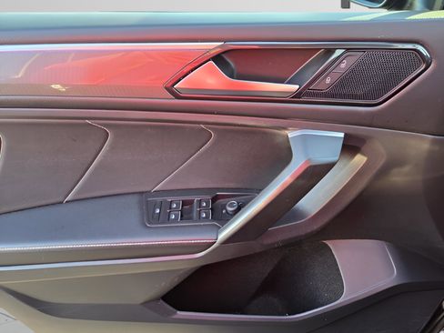 Used 2023 Volkswagen Tiguan SE R-Line image 28