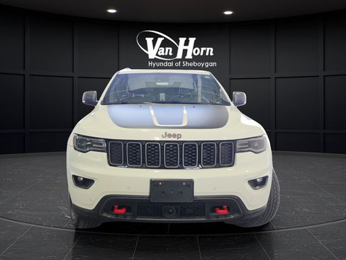 Used 2018 Jeep Grand Cherokee Trailhawk w/ Trailhawk Luxury Group AWD/4WD image 2