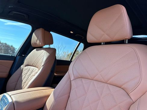 Used 2025 BMW X7 xDrive40i w/ M Sport Package image 14