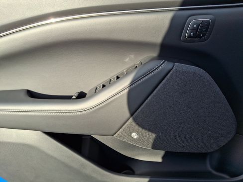 Used 2025 Ford Mustang Mach-E Premium image 13