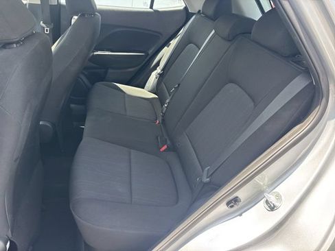 Used 2020 Hyundai Venue SE FWD image 8
