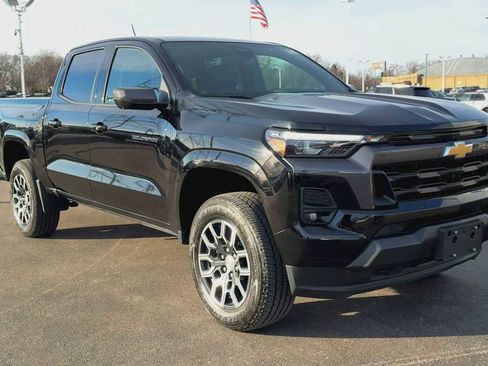 Used 2023 Chevrolet Colorado LT w/ LT Convenience Package III image 8