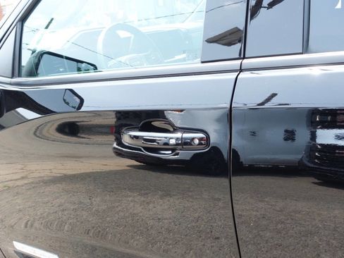 Used 2023 GMC Sierra 1500 Elevation image 14