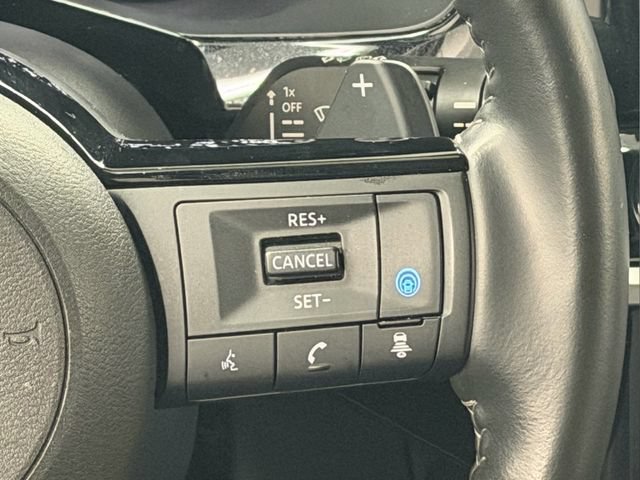Certified 2025 Nissan Pathfinder SL FWD image 33