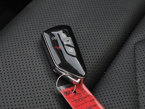 Used 2024 Volkswagen Atlas SE w/ Panoramic Sunroof Package image 34