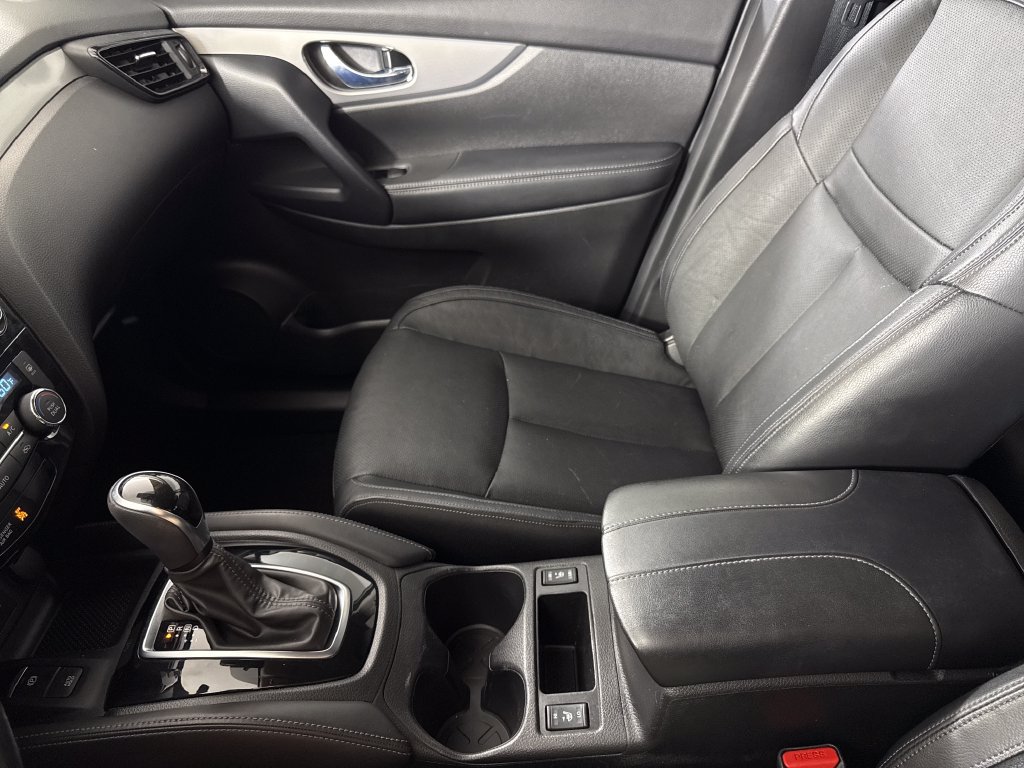 Used 2020 Nissan Rogue Sport SL FWD image 23