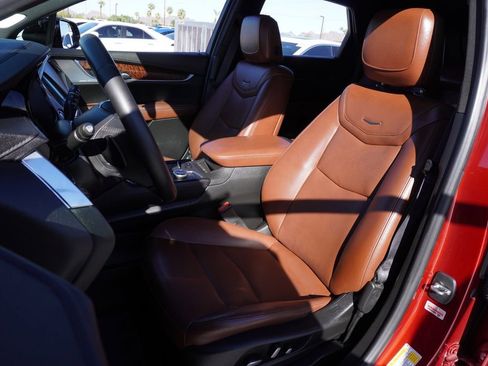 Used 2021 Cadillac XT5 Premium Luxury image 14