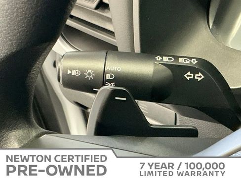 Used 2025 Nissan Rogue S FWD image 28