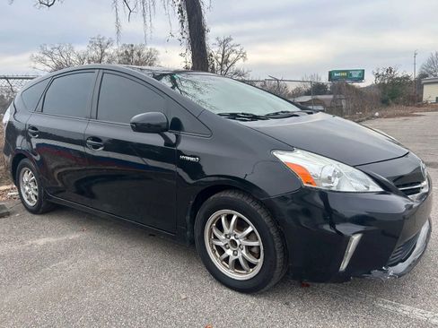 Used 2012 Toyota Prius V Two FWD image 3