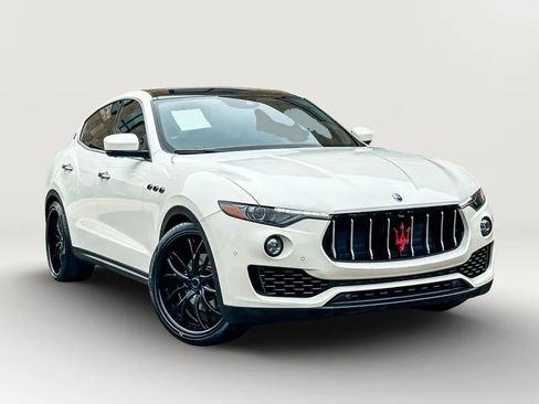Used 2018 Maserati Levante AWD/4WD image 20