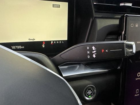 Used 2025 GMC Terrain Elevation image 33