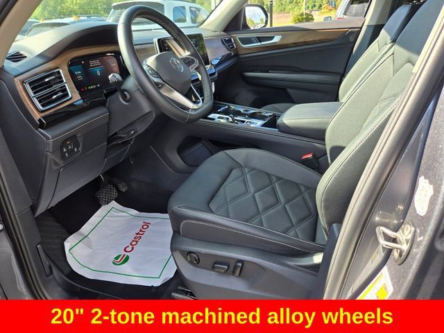 Used 2025 Volkswagen Atlas SE AWD/4WD image 11