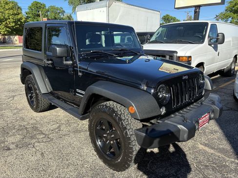 Used 2017 Jeep Wrangler Sport w/ Quick Order Package 24S AWD/4WD image 2