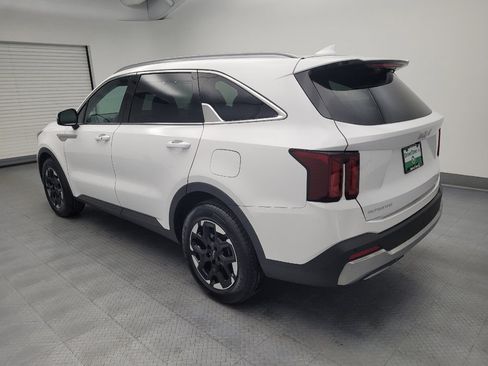 Used 2024 Kia Sorento S w/ Panoramic Sunroof Package FWD image 3
