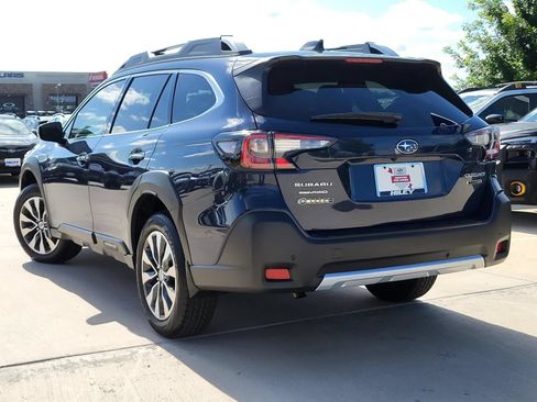 Used 2025 Subaru Outback Touring AWD/4WD image 3
